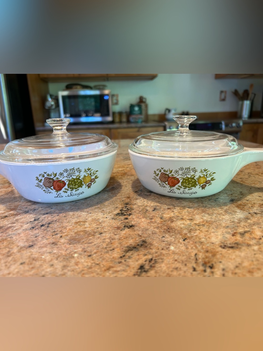 Corning French “La Sauge” P-81-B Spice of Life w/Pyrex glass lid P-81-C Set of 2